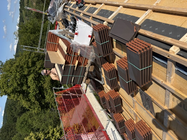 Ökologischer Holzbau Stuttgart – Gestapelte Dachziegel